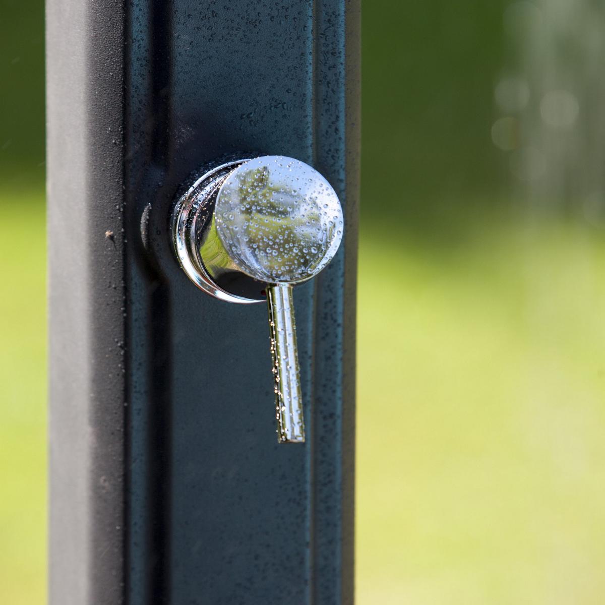 GRE PE-Solardusche geschwungen 25 Liter in schwarz