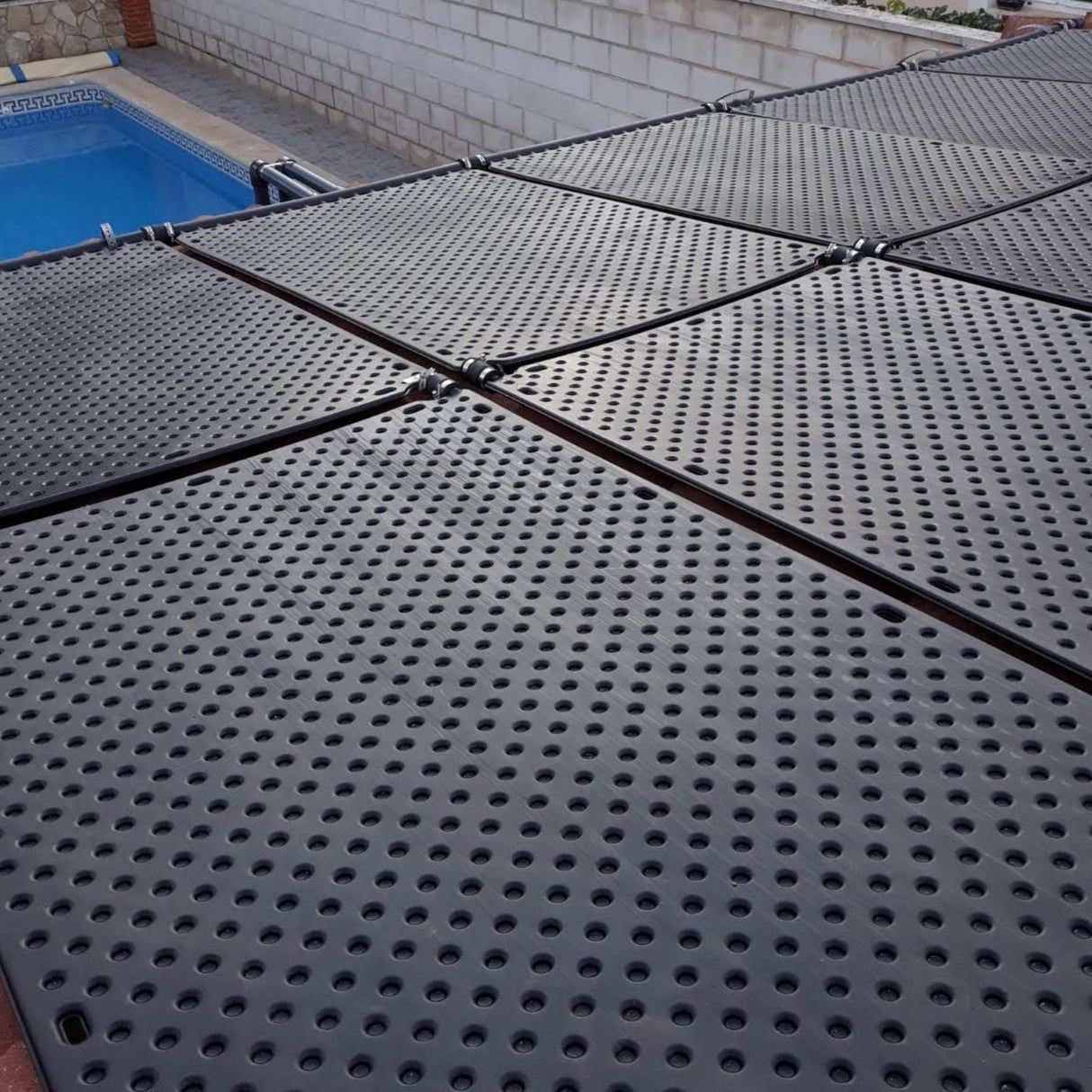 Absorbeur solaire OKU avec tube collecteur et 2 pièces de raccordement article 1000