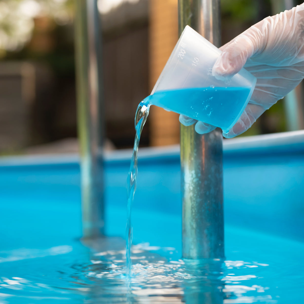 Pool Chloo Bleib‘ Sauber, Poolfreund: Wasserpflege Mit Chlor Leicht Gemacht! – MYDAE