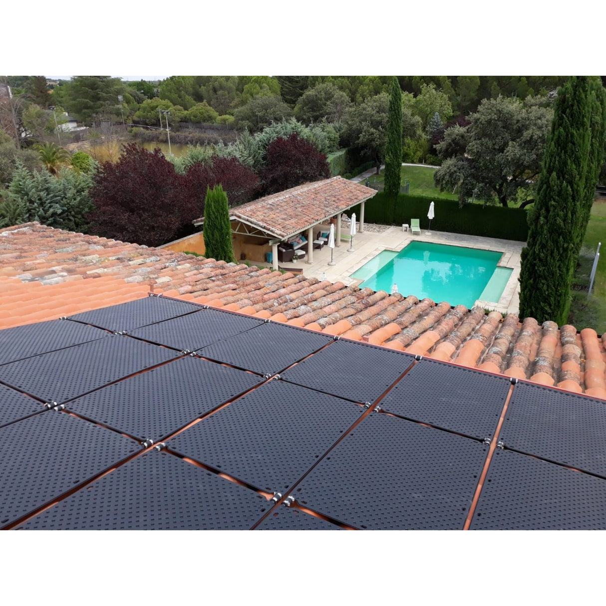 Absorbeur solaire OKU avec tube collecteur et 2 pièces de raccordement article 1000